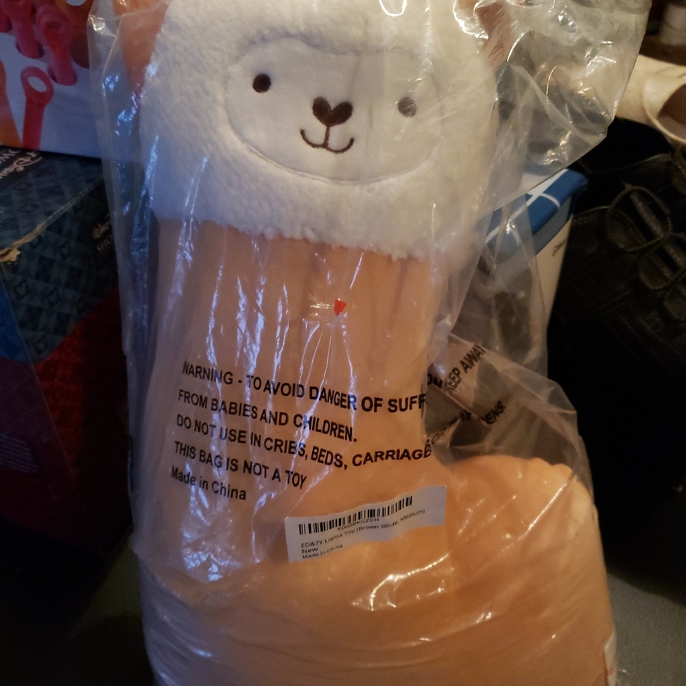 ED & TY  llama  medium stuffed. Nib